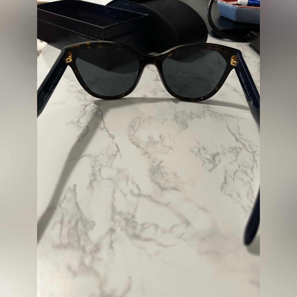 NWOT Prada Sunglasses (women) - Picture 7 of 7